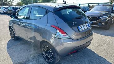 LANCIA CERTIFIED Lancia Ypsilon 1.0 Firefly 70 Cv Start And Amp,stop Hybrid Gold Usata - City Car Ibrido Grigio - Fisciano - 2416377_4