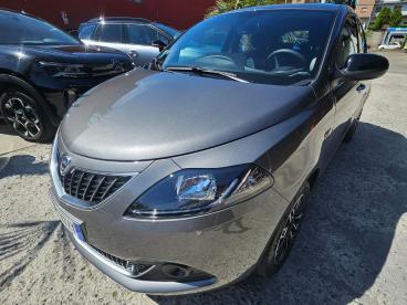 LANCIA CERTIFIED Lancia Ypsilon 1.0 Firefly 70cv Hybrid Platino Usata - City Car Ibrido Grigio - Fisciano - 2417437_1