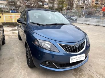 LANCIA CERTIFIED Lancia Ypsilon 1.0 Firefly 70cv Hybrid Platino Usata - City Car Ibrido Blu - Milano - 2418253_3