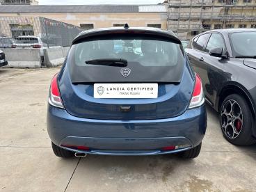 LANCIA CERTIFIED Lancia Ypsilon 1.0 Firefly 70cv Hybrid Platino Usata - City Car Ibrido Blu - Milano - 2418253_5