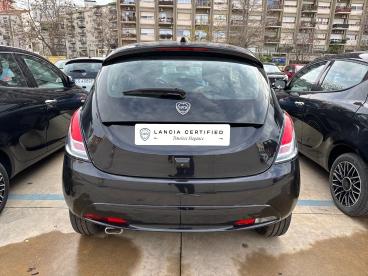 LANCIA CERTIFIED Lancia Ypsilon 1.0 Firefly 70cv Hybrid Platino Usata - City Car Ibrido Nero - Milano - 2418254_5