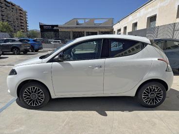 LANCIA CERTIFIED Lancia Ypsilon 1.0 Firefly 70cv Hybrid Platino Usata - City Car Ibrido Bianco - Palermo - 2418645_2