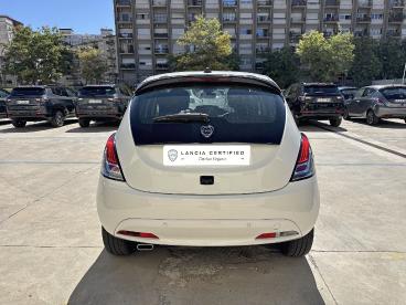 LANCIA CERTIFIED Lancia Ypsilon 1.0 Firefly 70cv Hybrid Platino Usata - City Car Ibrido Bianco - Palermo - 2418645_4