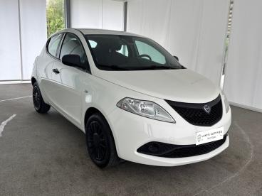 LANCIA CERTIFIED Lancia Ypsilon 1.0 70cv Firefly Hybrid S&s Silver Usata - City Car Ibrido Bianco - Napoli - 2422373_3