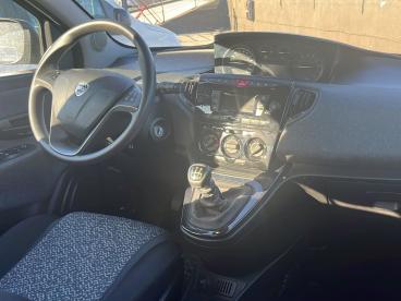 LANCIA CERTIFIED Lancia Ypsilon Ypsilon1.0 70 Cv S And Amp,s Hybrid Silver Plus Usata - City Car Ibrido Grigio - Fisciano - 2424097_5