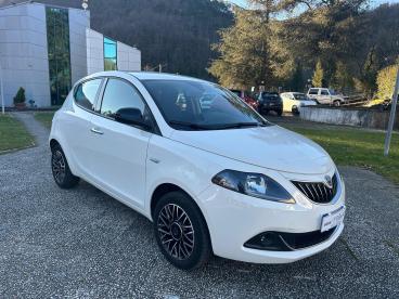 LANCIA CERTIFIED Lancia Ypsilon 1.0 Firefly 5 Porte S And S Hybrid Platino Usata - City Car Ibrido Bianco - La Spezia - 2424287_1