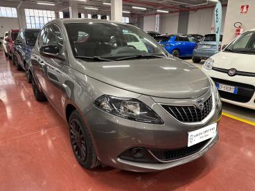 LANCIA CERTIFIED Lancia Ypsilon 1.0 Firefly 70cv S&s Hybrid Silver Usata - City Car Ibrido Grigio - Palermo - 2424600_3