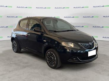 LANCIA CERTIFIED Lancia Ypsilon Iii 2021 1.0 Firefly Hybrid Platino S And S 70cv Usata - City Car Ibrido Nero - Bari - 2424822_3