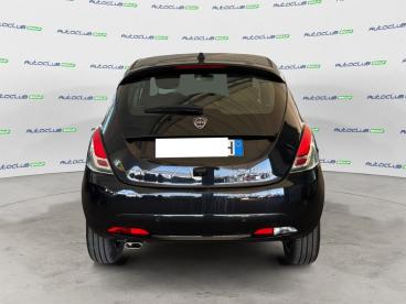 LANCIA CERTIFIED Lancia Ypsilon Iii 2021 1.0 Firefly Hybrid Platino S And S 70cv Usata - City Car Ibrido Nero - Bari - 2424822_5