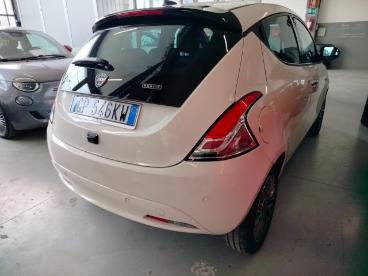 LANCIA CERTIFIED Lancia Ypsilon 1.0 Firefly 5 Porte S And S Hybrid Gold Usata - City Car Ibrido Bianco - Cesena - 2425250_3