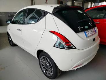LANCIA CERTIFIED Lancia Ypsilon 1.0 Firefly 5 Porte S And S Hybrid Gold Usata - City Car Ibrido Bianco - Cesena - 2425250_5