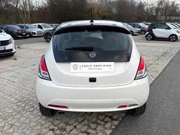 LANCIA CERTIFIED Lancia Ypsilon 1.0 Firefly 70cv Hybrid Platino Usata - City Car Ibrido Bianco - Roma - 2425755_5