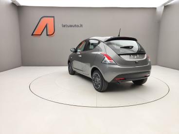LANCIA CERTIFIED Lancia Ypsilon Iii 2021 1.0 70cv Hybrid Gold ( 5 Posti) Usata - City Car Ibrido Plug-in Grigio - Voghera - 2425892_5