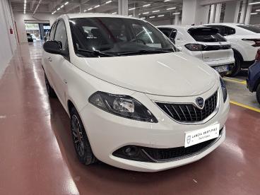 LANCIA CERTIFIED Lancia Ypsilon 1.0 Firefly 70cv Hybrid Platino Usata - City Car Ibrido Bianco - Palermo - 2427579_3
