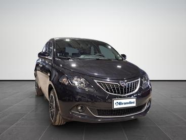 LANCIA CERTIFIED Lancia Ypsilon 1.0 Firefly Hybrid Gold S And S 70cv 5p.ti Usata - City Car Ibrido Nero - Pistoia - 2428176_3