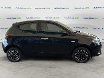 SPOTICAR Lancia Ypsilon 1.0 Firefly Hybrid Platino S&s 70cv Usata - City Car Ibrido Nero - Bari - 1202428431_4