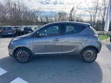 LANCIA CERTIFIED Lancia Ypsilon 1.0 Firefly 70cv Hybrid Platino Usata - City Car Ibrido Grigio - Roma - 2429011_4