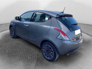SPOTICAR Lancia Ypsilon 1.0 Firefly 5 Porte S&s Hybryd Gold Promo Sm 1 Usata - City Car Benzina Grigio - Siena - 1202432564_3