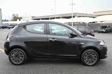 LANCIA CERTIFIED Lancia Ypsilon 1.0 Firefly Hybrid Gold Usata - City Car Ibrido Nero - Carmagnola - 2433662_4