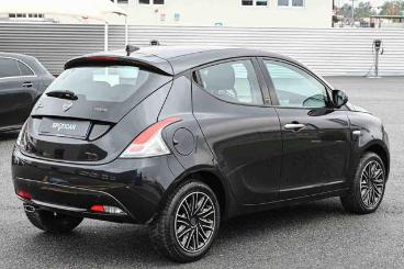 LANCIA CERTIFIED Lancia Ypsilon 1.0 Firefly Hybrid Gold Usata - City Car Ibrido Nero - Carmagnola - 2433662_5