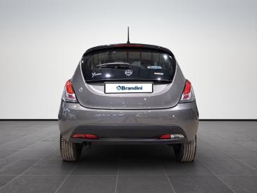 LANCIA CERTIFIED Lancia Ypsilon 1.0 Hybrid Silver S And S 70cv Usata - City Car Ibrido Grigio - Pistoia - 2433676_5