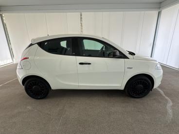 SPOTICAR Lancia Ypsilon 1.2 69cv Start& Stop Elefantino Blu Usata - City Car Benzina Bianco - Napoli - 1202434828_4