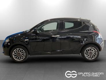 LANCIA CERTIFIED Lancia Ypsilon Iii 2021 1.0 Firefly Hybrid Gold S And S 70cv Usata - City Car Ibrido Nero - Bologna - 2435678_2