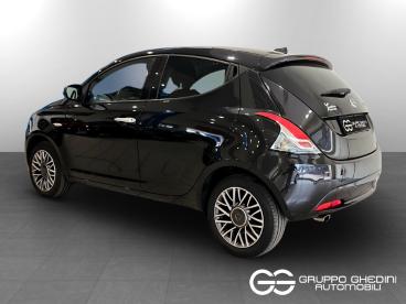 LANCIA CERTIFIED Lancia Ypsilon Iii 2021 1.0 Firefly Hybrid Gold S And S 70cv Usata - City Car Ibrido Nero - Bologna - 2435678_3