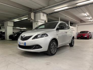 LANCIA CERTIFIED Lancia Ypsilon Iii 2021 1.2 Gold Gpl 69cv Usata - City Car  Grigio - Charvensod - 2436841_3