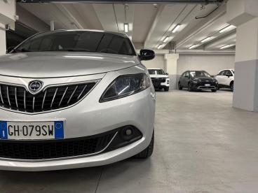 LANCIA CERTIFIED Lancia Ypsilon Iii 2021 1.2 Gold Gpl 69cv Usata - City Car  Grigio - Charvensod - 2436841_4