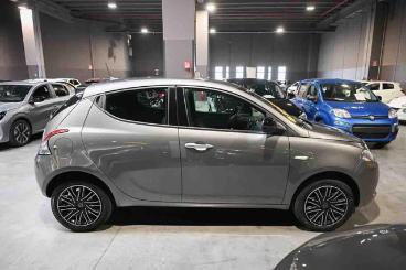 LANCIA CERTIFIED Lancia Ypsilon 1.0 Firefly 5 Porte S And S Hybrid Oro Usata - City Car Ibrido Grigio - Carmagnola - 2437644_4