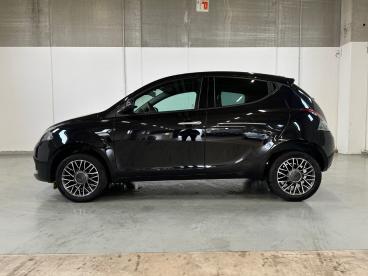LANCIA CERTIFIED Lancia Ypsilon 1.0 Firefly 70cv Hybrid Silver Usata - City Car Ibrido Nero - Milano - 2438412_4