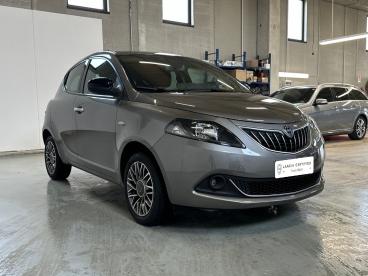 LANCIA CERTIFIED Lancia Ypsilon 1.0 Firefly 70cv Hybrid Silver Usata - City Car Ibrido Grigio - Milano - 2438413_3