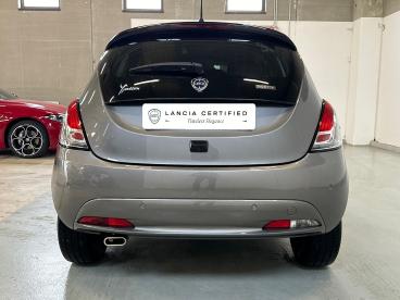 LANCIA CERTIFIED Lancia Ypsilon 1.0 Firefly 70cv Hybrid Silver Usata - City Car Ibrido Grigio - Milano - 2438413_5