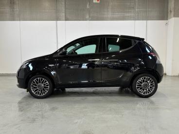 LANCIA CERTIFIED Lancia Ypsilon 1.0 Firefly 70cv Hybrid Silver Usata - City Car Ibrido Nero - Milano - 2438414_4
