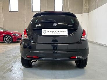 LANCIA CERTIFIED Lancia Ypsilon 1.0 Firefly 70cv Hybrid Silver Usata - City Car Ibrido Nero - Milano - 2438414_5