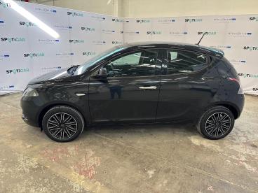 LANCIA CERTIFIED Lancia Ypsilon 1.0 Firefly 70cv S&s Hybrid Gold Usata - City Car Ibrido Nero - Roma - 2438415_4