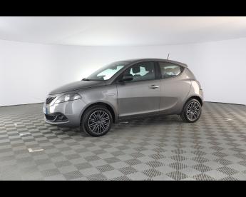 LANCIA CERTIFIED Lancia Ypsilon Iii 2021 1.0 Firefly Hybrid Gold S And S 70cv Usata - City Car Ibrido Grigio - Piacenza - 2438901_1