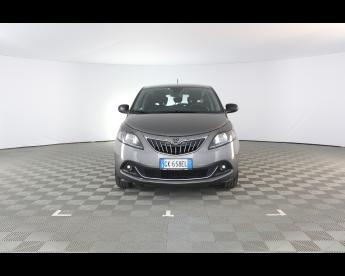 LANCIA CERTIFIED Lancia Ypsilon Iii 2021 1.0 Firefly Hybrid Gold S And S 70cv Usata - City Car Ibrido Grigio - Piacenza - 2438901_3