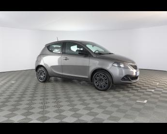 LANCIA CERTIFIED Lancia Ypsilon Iii 2021 1.0 Firefly Hybrid Gold S And S 70cv Usata - City Car Ibrido Grigio - Piacenza - 2438901_5