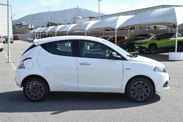 LANCIA CERTIFIED Lancia Ypsilon 1.0 Firefly 5 Porte S And S Hybrid Gold Usata - City Car Ibrido Bianco - Carmagnola - 2440516_4