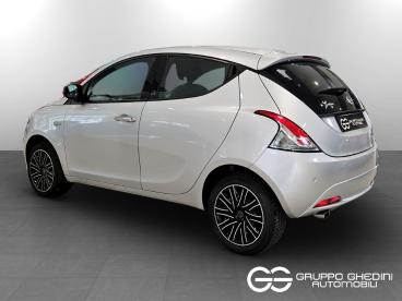 LANCIA CERTIFIED Lancia Ypsilon Iii 2021 1.0 Firefly Hybrid Gold S And S 70cv Usata - City Car Ibrido Grigio - Bologna - 2440917_3