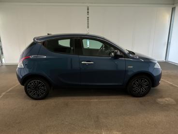 SPOTICAR Lancia Ypsilon 1.0 Firefly 70cv S&s Hybrid Gold Usata - City Car Ibrido Blu - Napoli - 1202440961_4