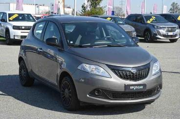 LANCIA CERTIFIED Lancia Ypsilon 1.0 Firefly S And S Hybrid Silver Usata - City Car Ibrido Grigio - Carmagnola - 2441316_3
