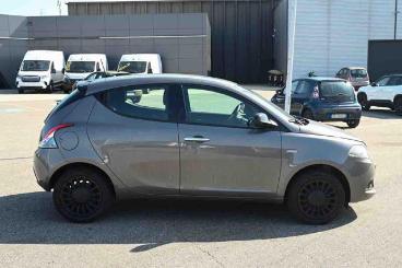 LANCIA CERTIFIED Lancia Ypsilon 1.0 Firefly S And S Hybrid Silver Usata - City Car Ibrido Grigio - Carmagnola - 2441316_4