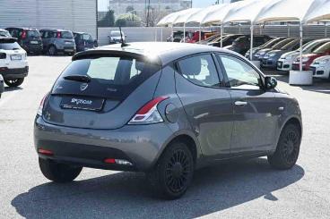 LANCIA CERTIFIED Lancia Ypsilon 1.0 Firefly S And S Hybrid Silver Usata - City Car Ibrido Grigio - Carmagnola - 2441316_5