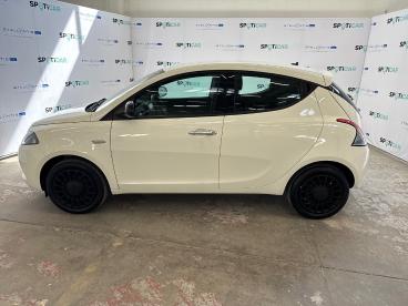 LANCIA CERTIFIED Lancia Ypsilon 1.0 Firefly 70cv S&s Hybrid Silver Usata - City Car Ibrido Bianco - Roma - 2442460_4