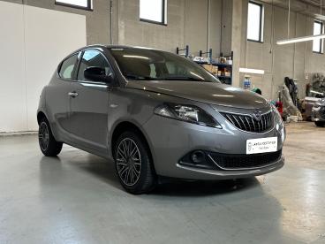 LANCIA CERTIFIED Lancia Ypsilon 1.0 Firefly 70cv S&s Hybrid Gold Usata - City Car Ibrido Grigio - Milano - 2442825_3
