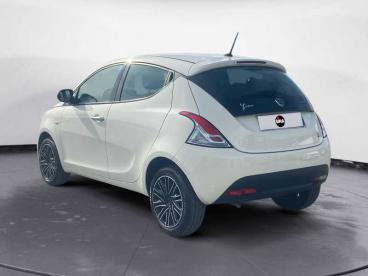 LANCIA CERTIFIED Lancia Ypsilon Iii 2021 1.0 Firefly Hybrid Silver S And S 70cv Usata - City Car Ibrido Bianco - Pordenone - 2445061_3
