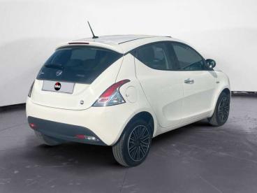 LANCIA CERTIFIED Lancia Ypsilon Iii 2021 1.0 Firefly Hybrid Silver S And S 70cv Usata - City Car Ibrido Bianco - Pordenone - 2445061_5